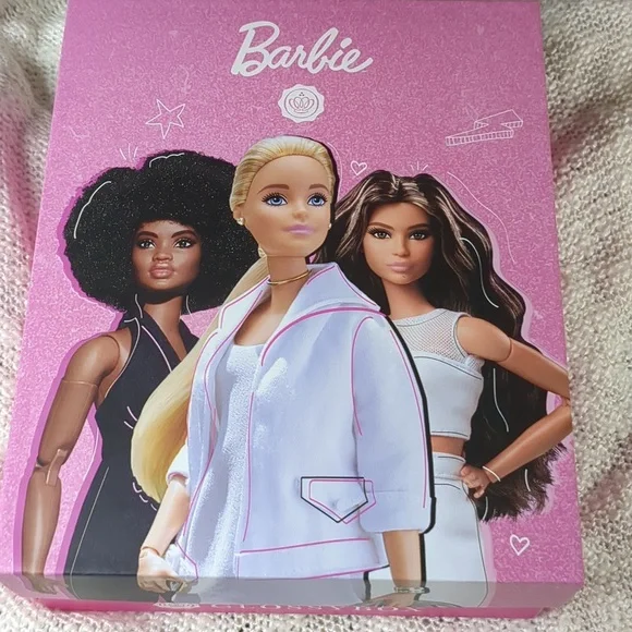 GlossyBox Barbie Cleanser&Box/Hydrating Mist&Vintage Cosmetic Satin Pillowcase - Picture 12 of 16